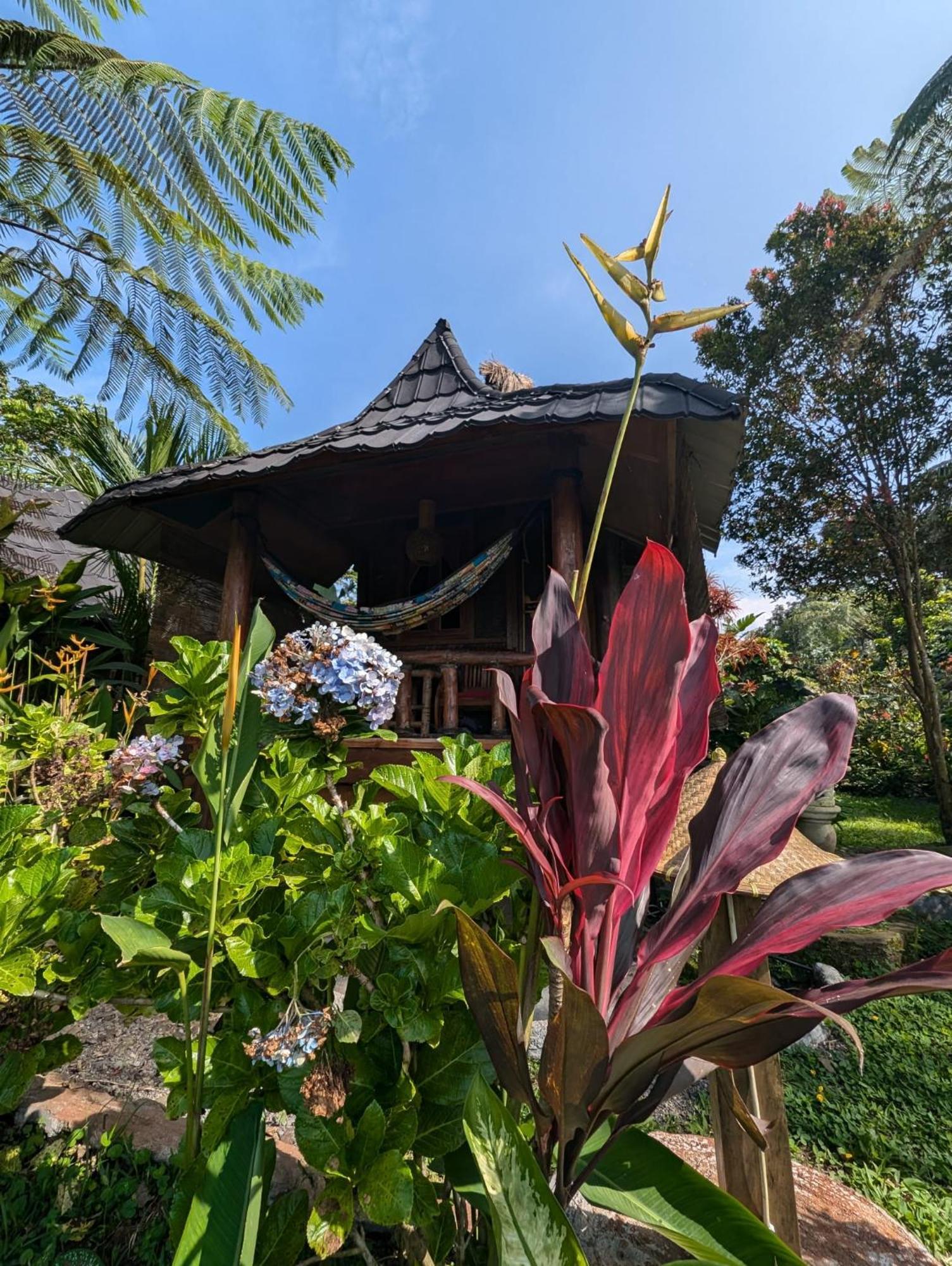 Hotel Satu Lingkung Tetebatu Exterior foto